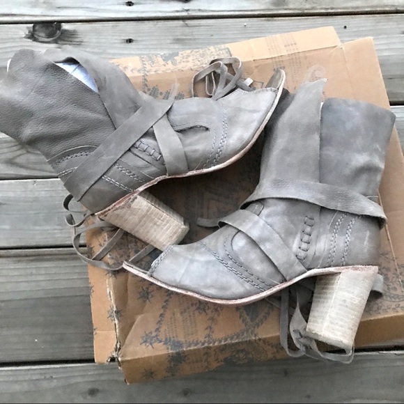 Free People “Daydream” Open Toe Boot - Picture 2 of 4